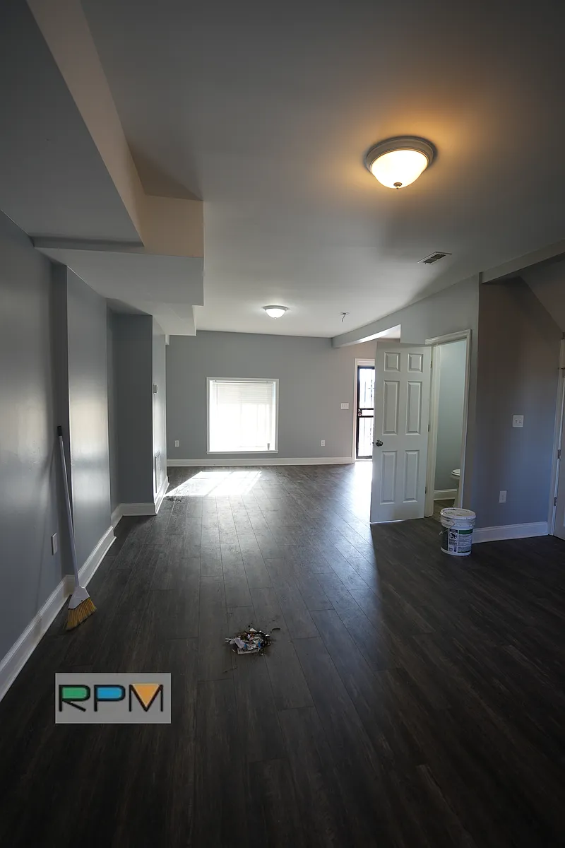 Building Photo - 1204 Bonaparte Ave
