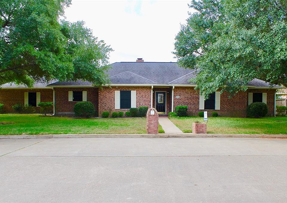 1st image of 1303 Mary Lee Ln