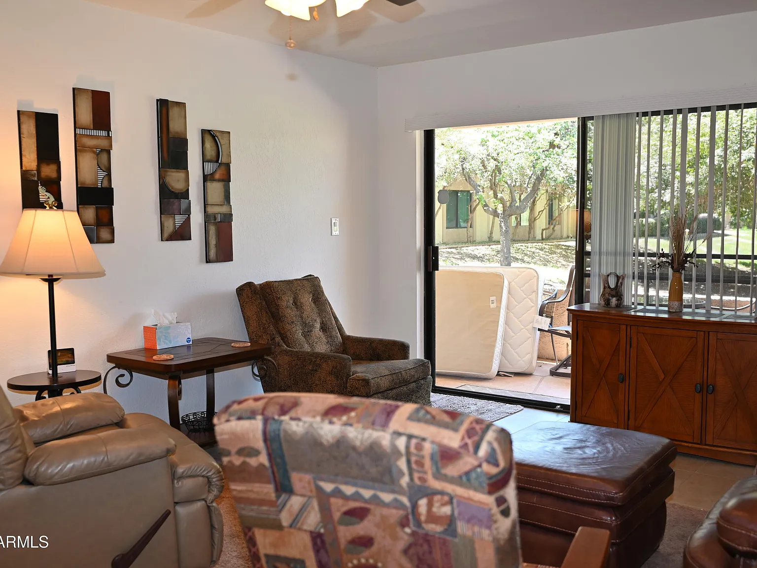 2 bed, 2.0 bath, 1000 sqft, $2,200 — Photo 2
