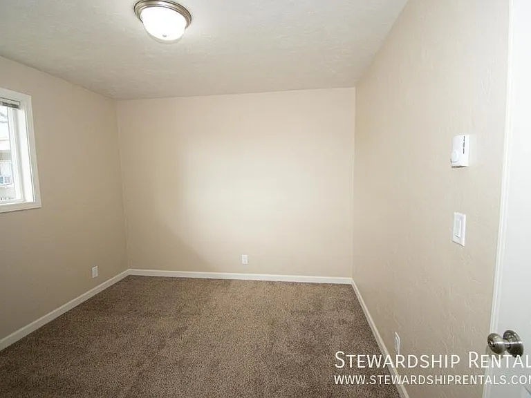 880 W 6th Ave #8 — Photo 12