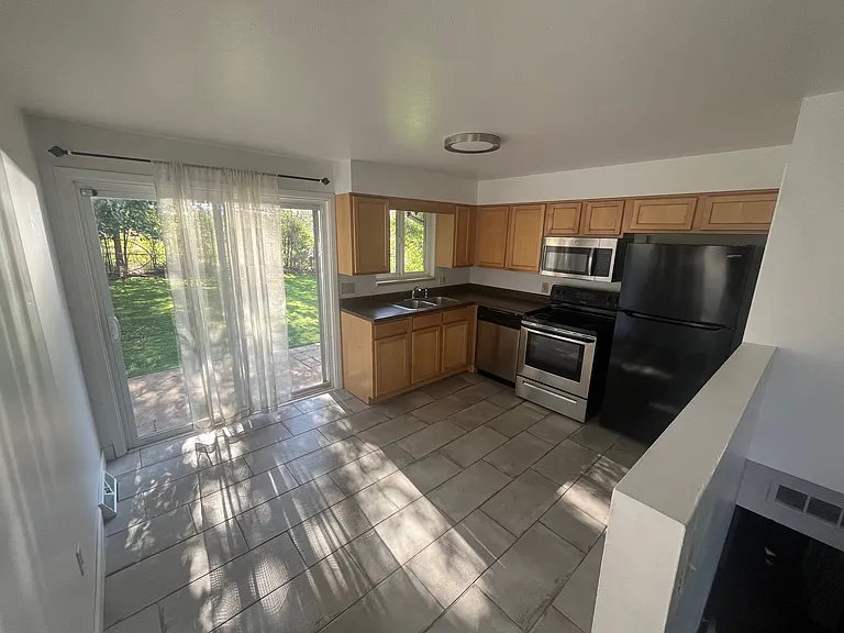 217 S Hoyt St — Photo 5