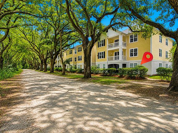 2nd image of 60 Fenwick Hall Allee Aly #217