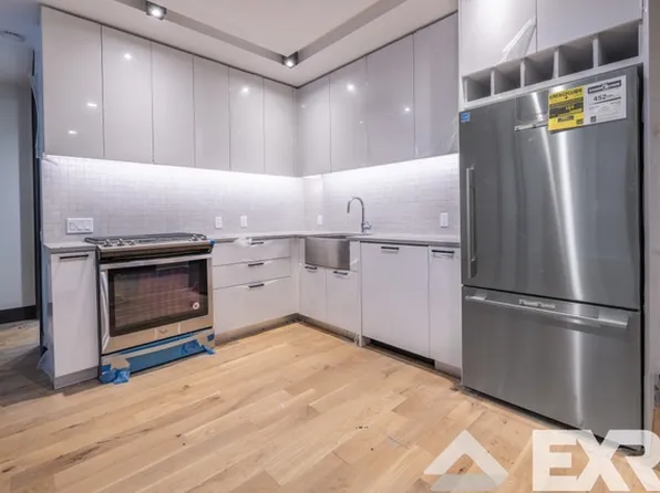 42-22 27th Street 505 image 1 of 5