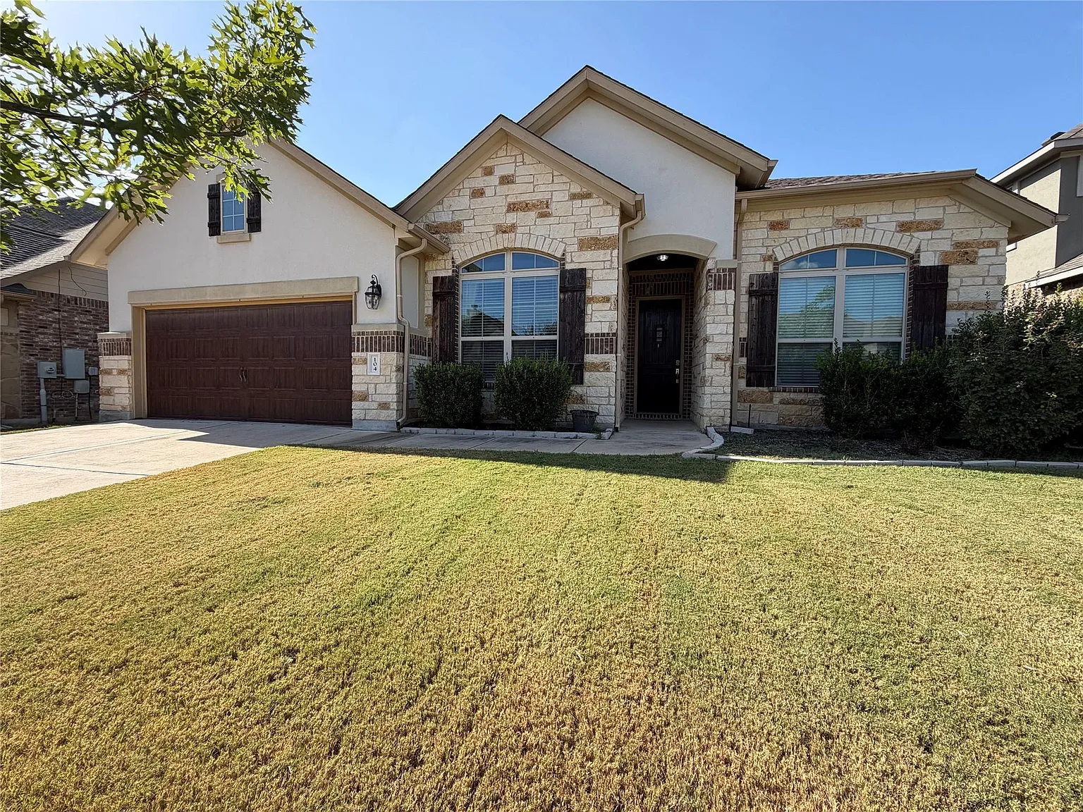 4 bed, 3.5 bath, 2999 sqft, $2,995 — Photo 2