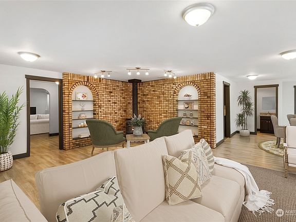 4th image of 28015 19th Avenue E