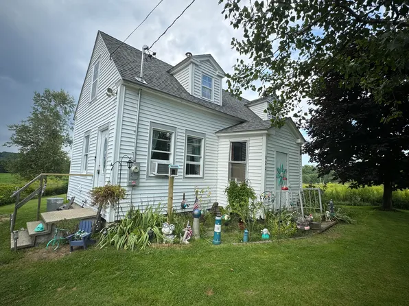 822 Gardiner Road, Wales, ME 04280