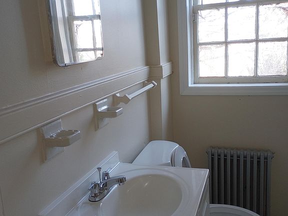 5th image of 134 Westmoreland Ct #3D