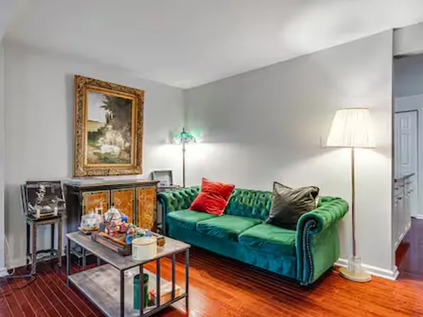 8007 Tyson Oaks Cir, Vienna, VA 22182