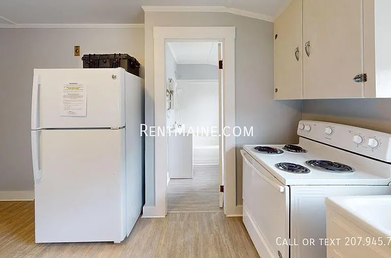 28 Pleasant St #4 — Photo 2