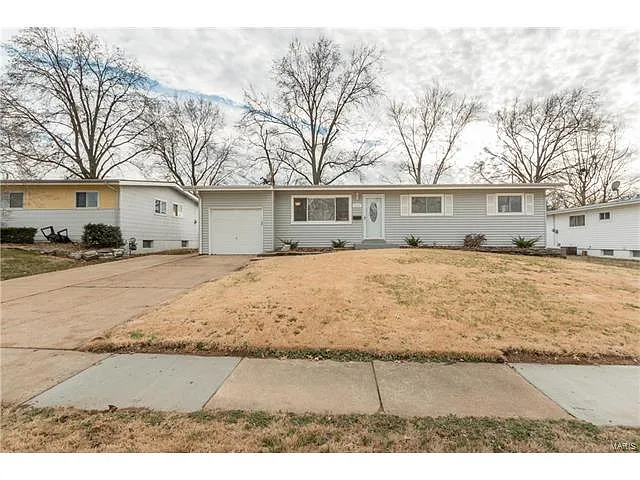 2580 Dove Dr photo 1