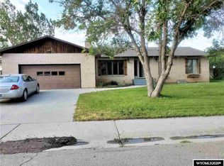 332 Williams Way, Glenrock, WY 82637
