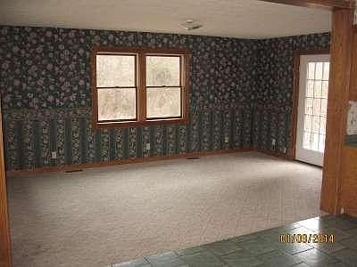 5th image of 184 Brook Bend Ln