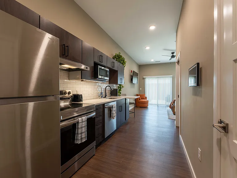 1364 E Battlefield Rd — Photo 60