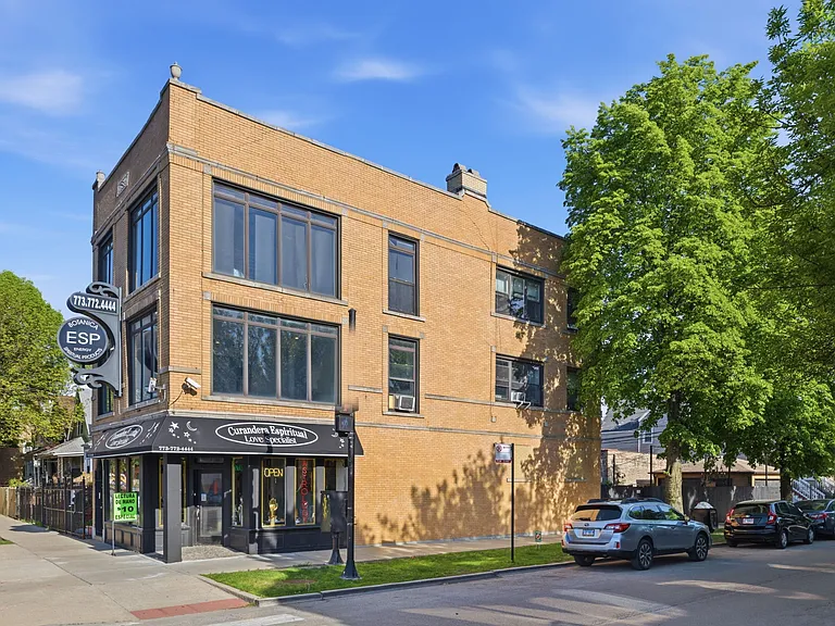 4159 W Fullerton Ave #2 — Photo 2