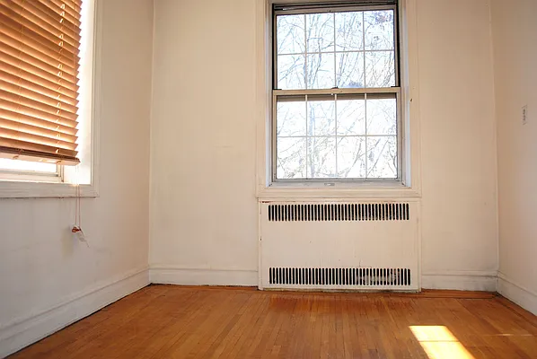 Sold by Landmarc Group | media 48