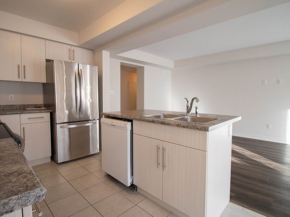 5th image of 556 Julia Dr