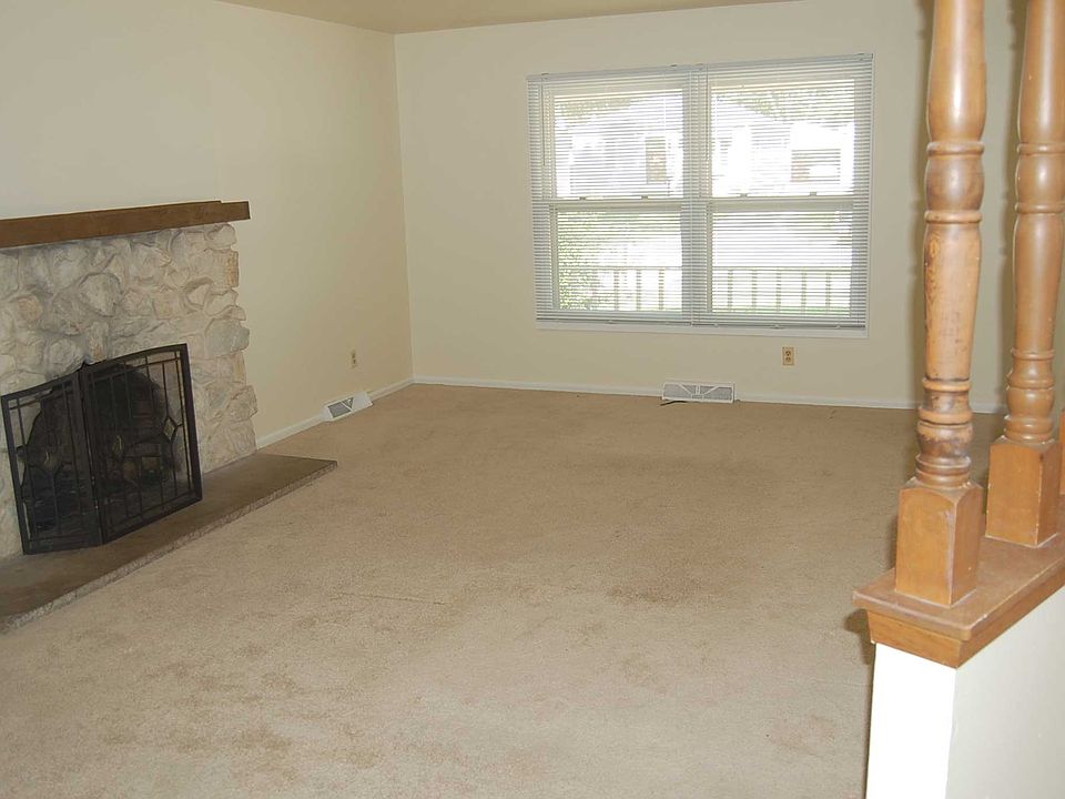2nd image of 1929 S 97th St