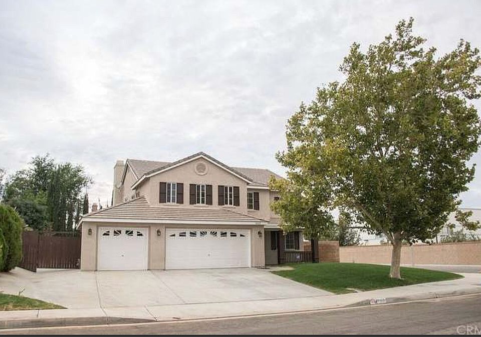 1st image of 40163 Villa Moura Dr
