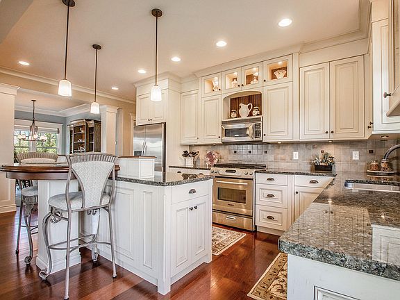 4th image of 4649 W Perry Cir #10