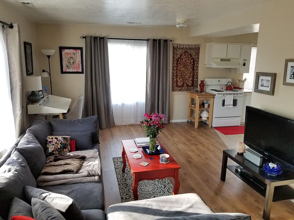 1st image of 844 S Park St