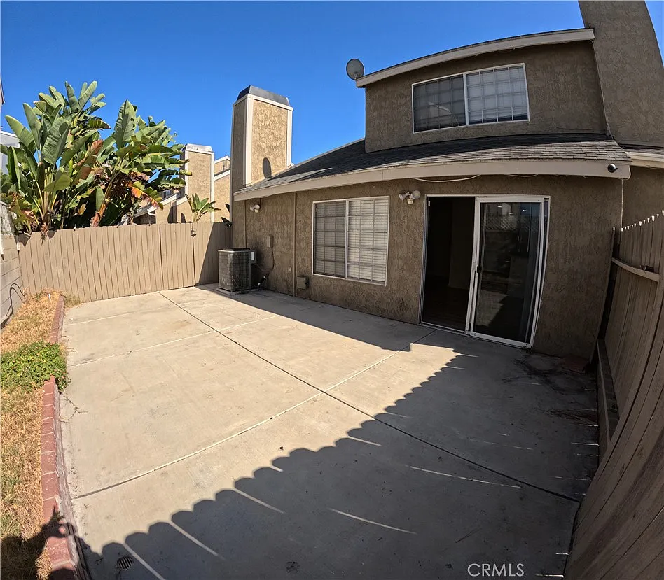 3 bed, 2.5 bath, 1318 sqft, $3,500 — Photo 2