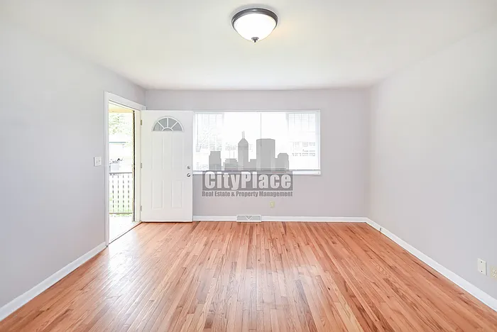 1213 Taylor Dr E — Photo 6
