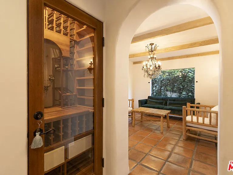 1407 N Beverly Dr — Photo 17