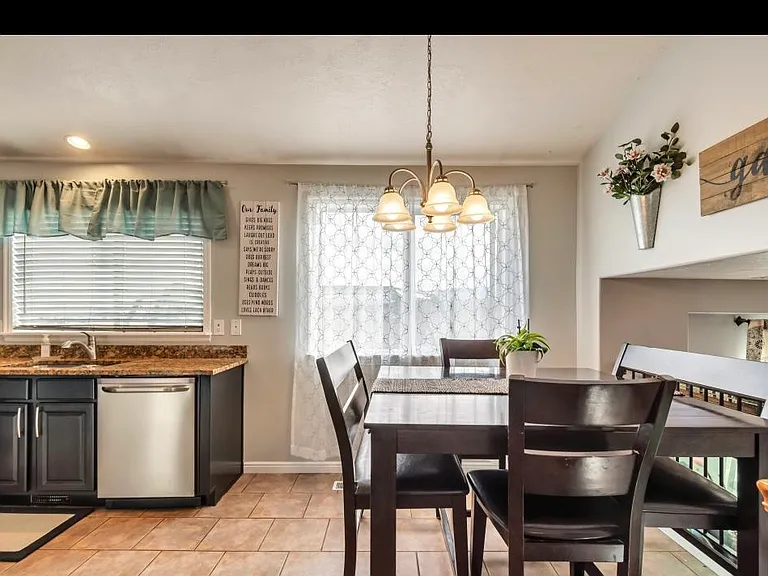 4764 W Homeland Dr — Photo 7