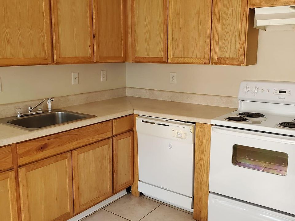 2nd image of 3796 Hopkins Rd
