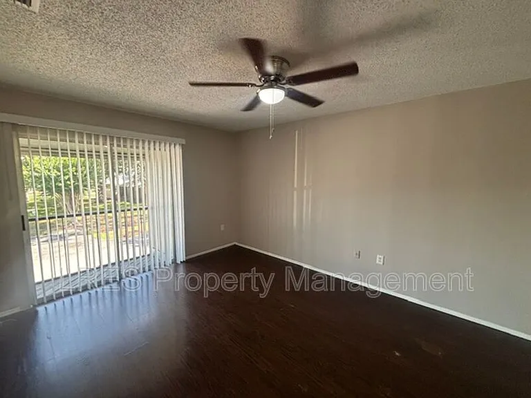 4564 Pheasant Run Dr — Photo 15