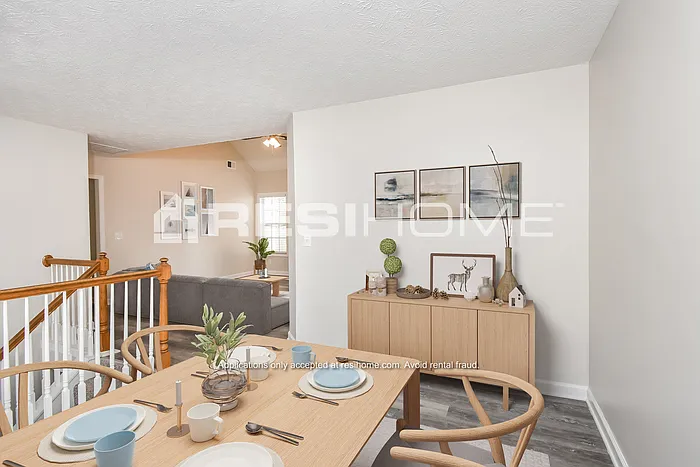 3 bed, 2.0 bath, 1210 sqft, $1,945 — Photo 3