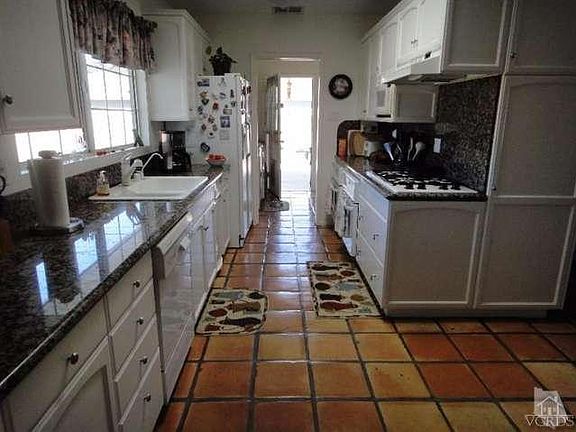 4th image of 640 Highland Dr