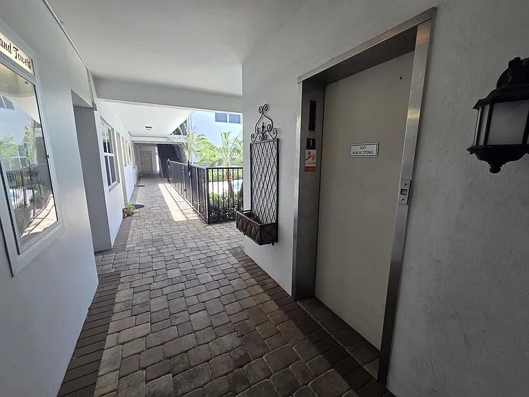 5630 NE 18th Ave #204 — Photo 17