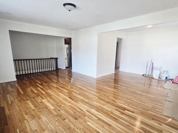 (undisclosed Address), Flushing, NY 11354
