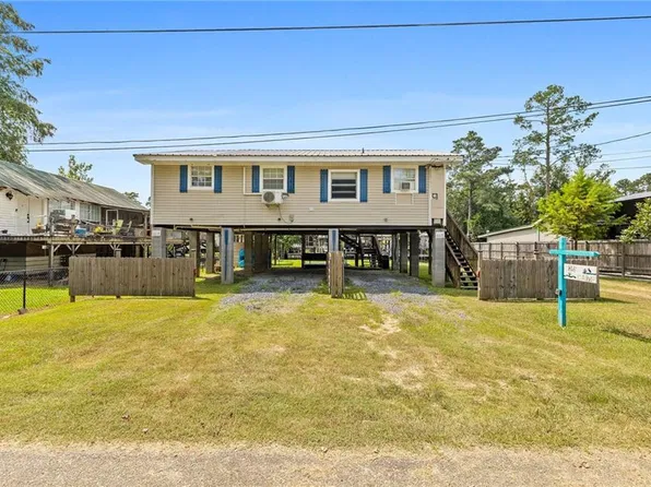 13093 Dove St, Maurepas, LA 70449