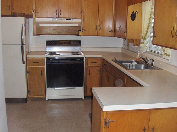 4th image of 1510 Hialeah St