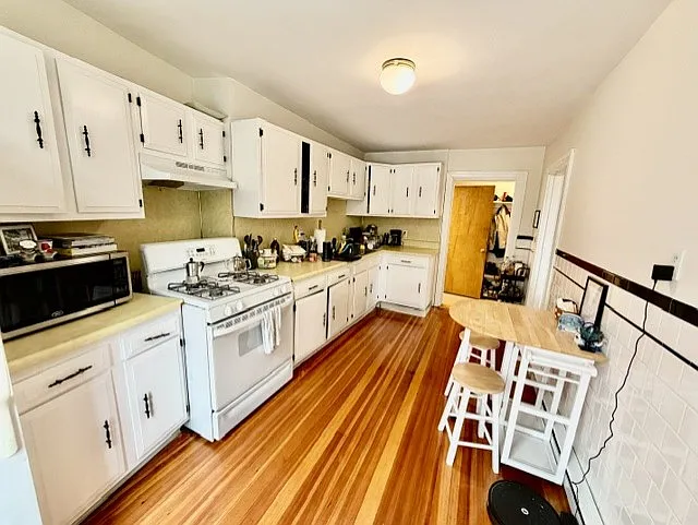 357 Hanover St #2 — Photo 10