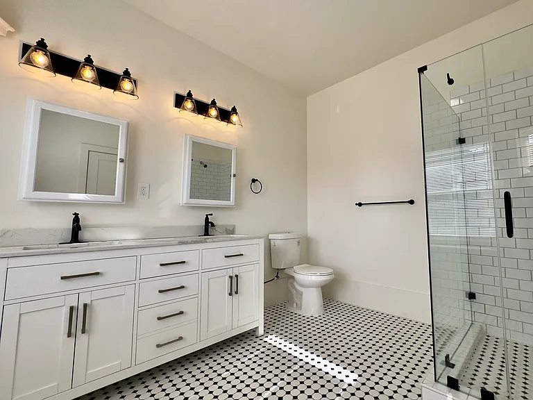 1303 Adeline St — Photo 6
