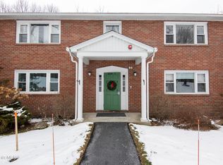 5 Morgan Mnr APT 8, Lenox, MA 01240