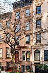210 East 61st Street in Lenox Hill