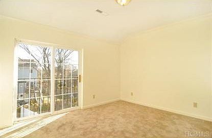 2nd image of 652-658 City Island Ave
