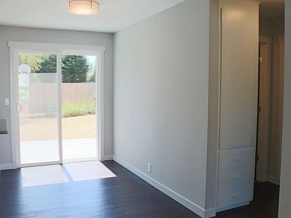 4th image of 5630 186th Pl SW