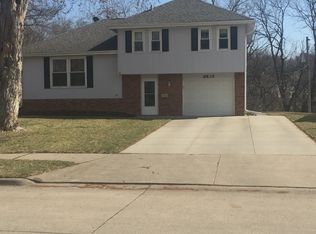 8835 Holmes St, Omaha, NE 68127