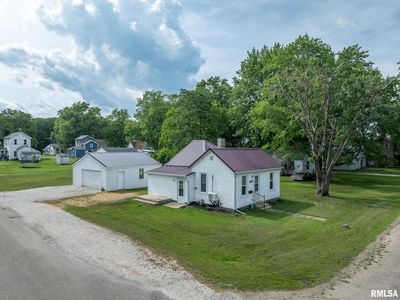 100 N Austin Ave, Abingdon, IL, 61410