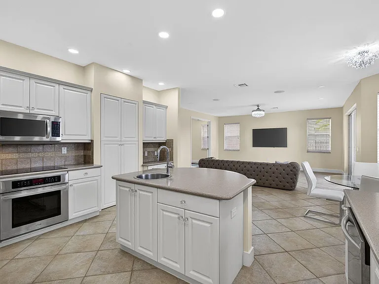 1724 Annandale Cir — Photo 34