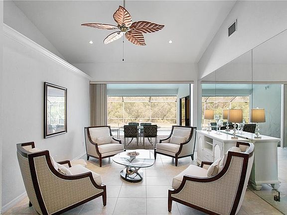 4th image of 28250 Winthrop Cir
