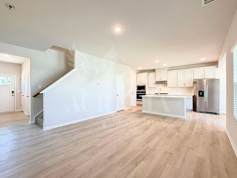 645 Red River Dr — Photo 6