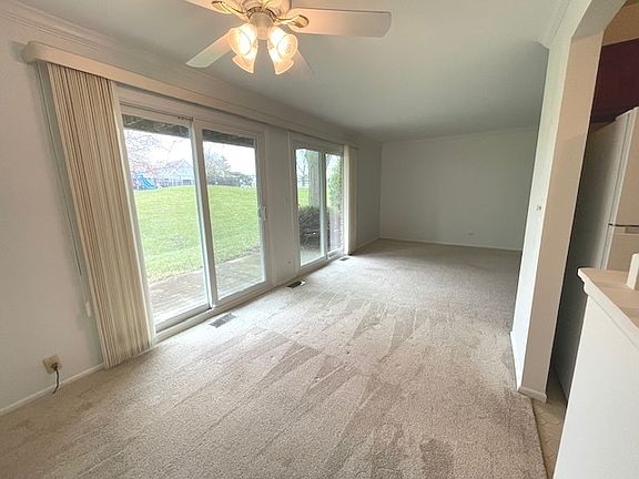5th image of 608 Berkley Ct Unit W1