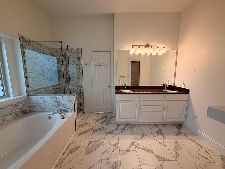 11821 Cotswold Dr — Photo 9