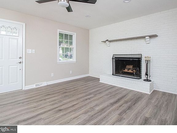 3rd image of 23 Holly Dr